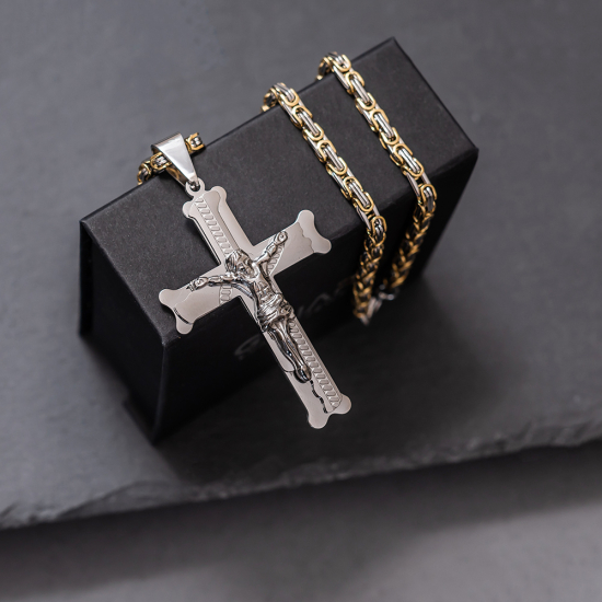 Masywny Srebrny Wisiorek Religijny Krzyż z Jezusem